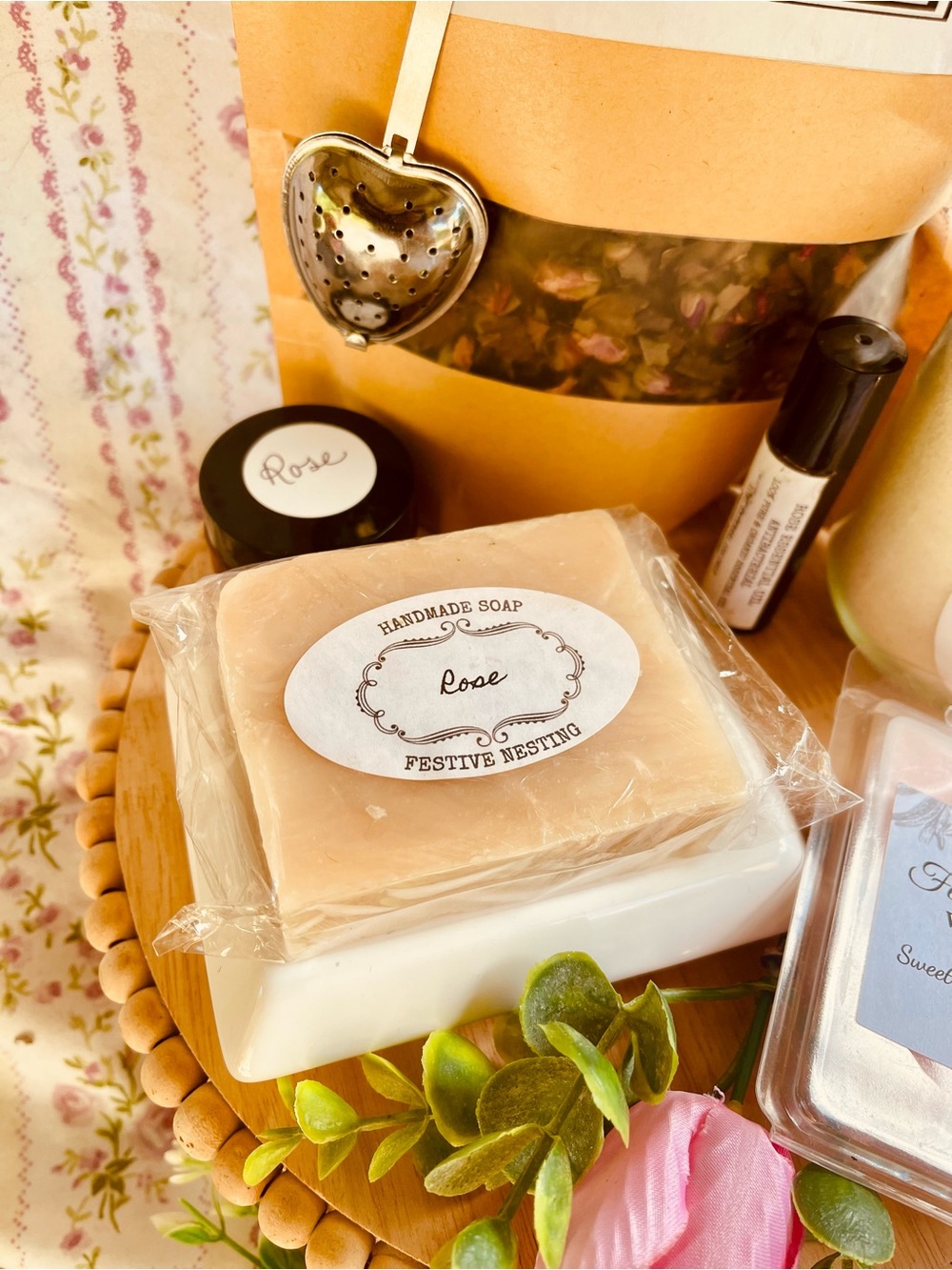 Handmade Rose Self-Care Set - Picture 5 of 8